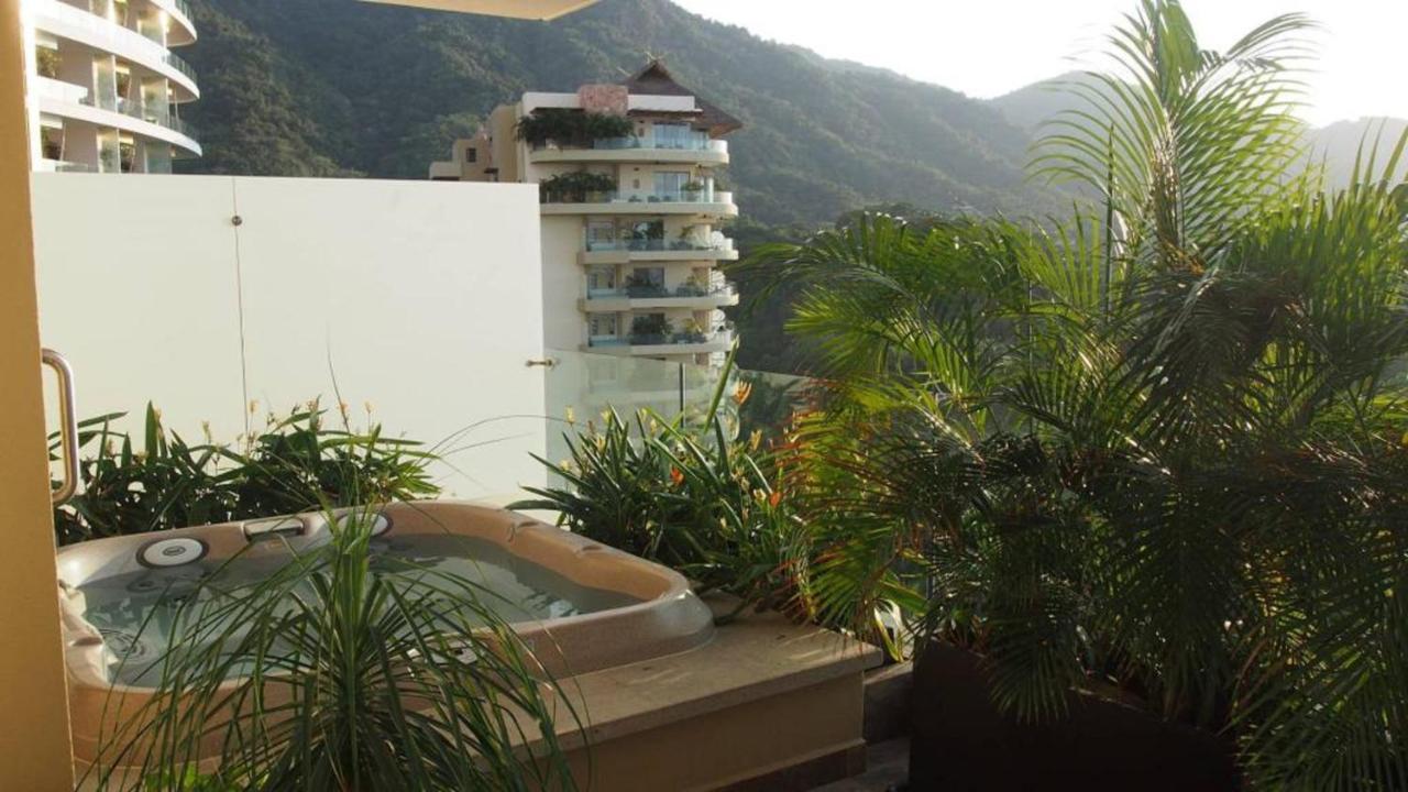 Suites At Garza Blanca Preserve Resort & Spa Пуерто Валярта Екстериор снимка