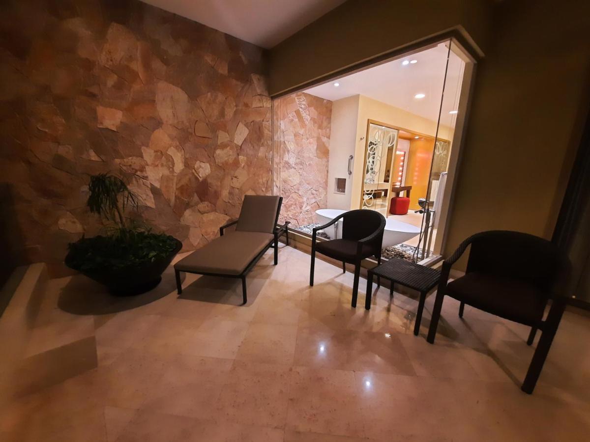 Suites At Garza Blanca Preserve Resort & Spa Пуерто Валярта Екстериор снимка